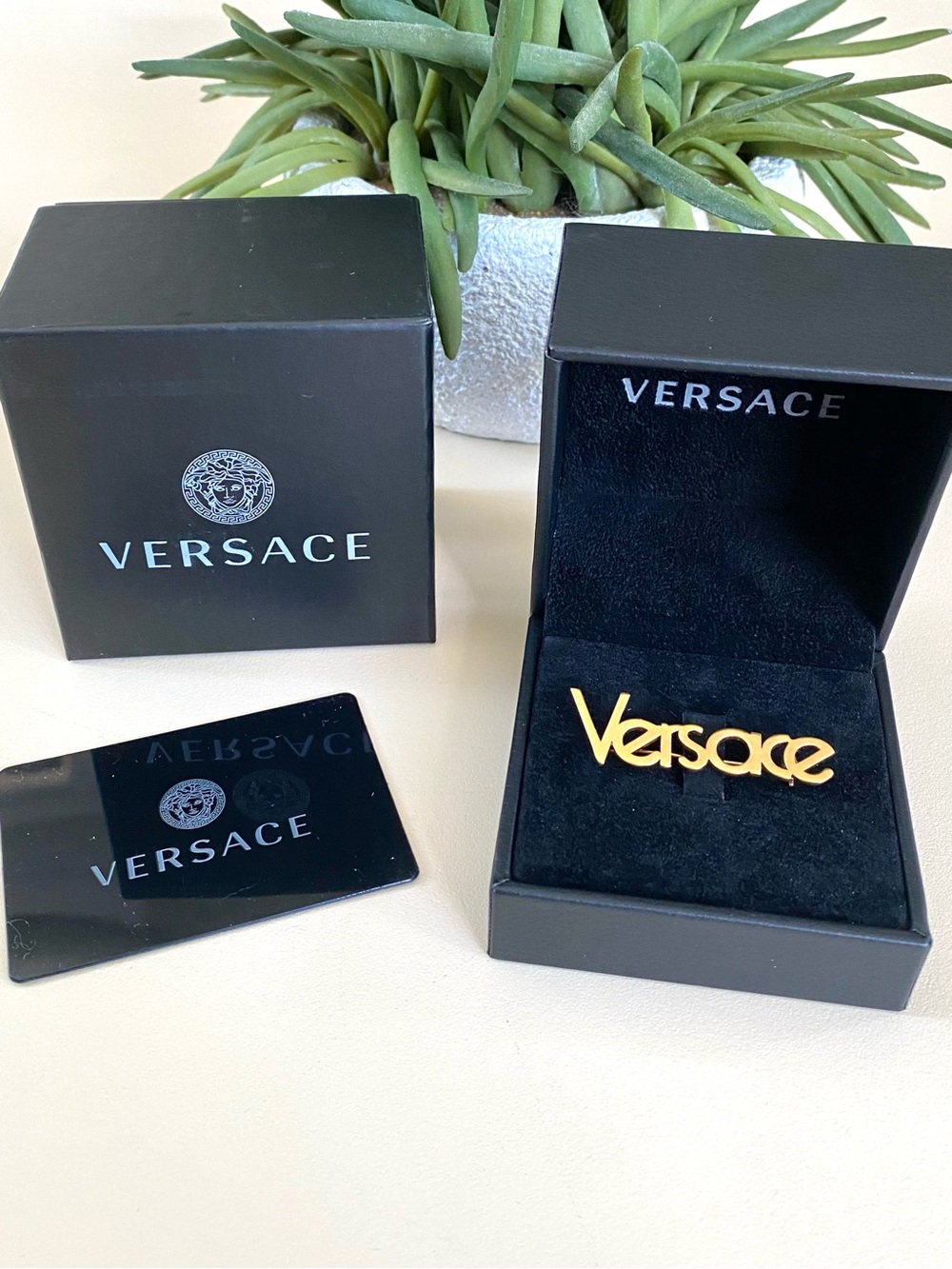 VERSACE - Gold-Tone 90’s Logo Pin Brooch